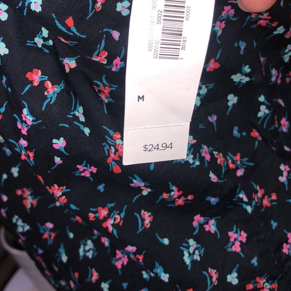 Old Navy Black Floral button up - Picture 4 of 6